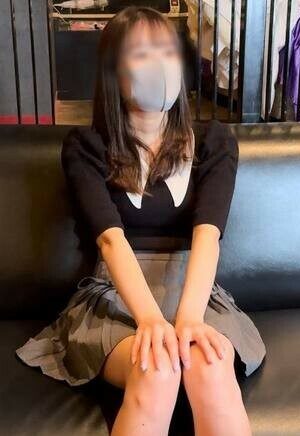 Nàng Hot Girl FC2-PPV-4520338 Khiêu Khích Với Vẻ Đẹp Gợi Cảm, Khiến Bạn Mê Mẩn!