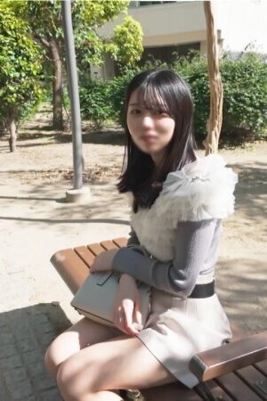 Bỏng Mắt Với Nữ Nhân Viên Văn Phòng E-Cup Ngây Thơ và Cuộc Yêu Bùng Nổ (FC2-PPV-4681481)