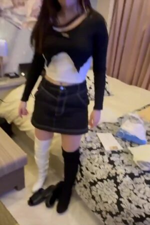 Bỏng Mắt Với Miina Trong Bộ Racing Girl Gợi Cảm (FC2-PPV-4743942)