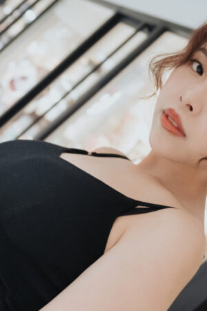 CUS-2584: Nữ Tiếp Viên Khách Sạn Gợi Cảm Bị Chồng Đánh Tơi Bời Sau Giờ Làm