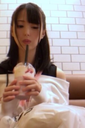 Nữ Sinh 18 Tuổi Gây Sốc Với Cảnh Squirting và Creampie Bỏng Mắt (FC2-PPV-4793671)