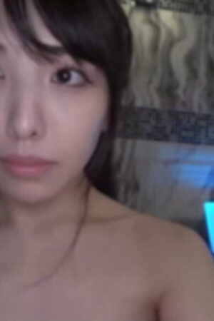 Nàng Hot Girl 19 Tuổi Khiêu Khích Với Vẻ Đẹp Ngây Thơ và Cảnh ân Ái Nóng Bỏng (FC2-PPV-4799312)