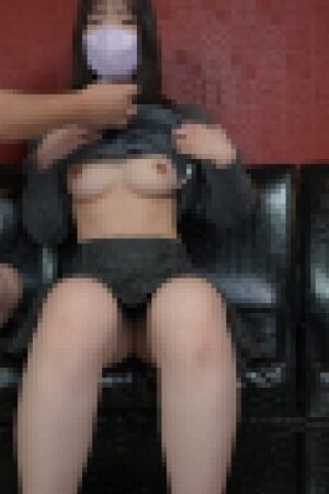 Ena-chan 18 tuổi: Cô thôn nữ trinh trắng bị ép thụ tinh doggy trước gương, FC2-PPV-4820311