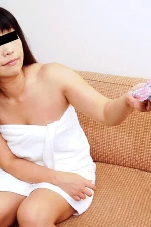 Haruka Ikee và PACOPACOMAMA-041718_250: Màn ngã giá nội y pastel cùng cô chủ nhà quê quyến rũ