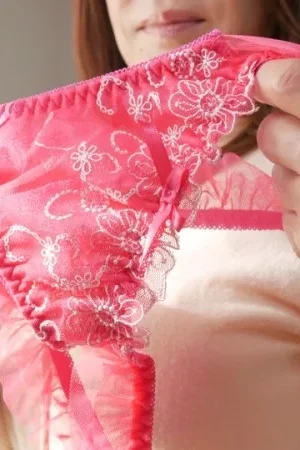 Xin mua đồ lót em đang mặc! Ogura Sayo và khao khát cháy bỏng của quý bà U50 trong PACOPACOMAMA-122118_403